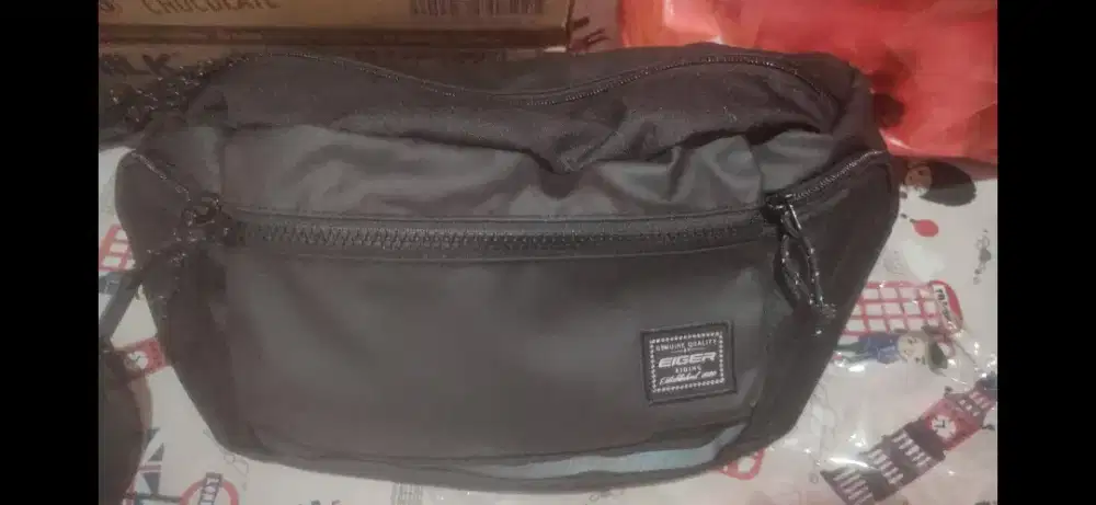 Tas eiger selempang
