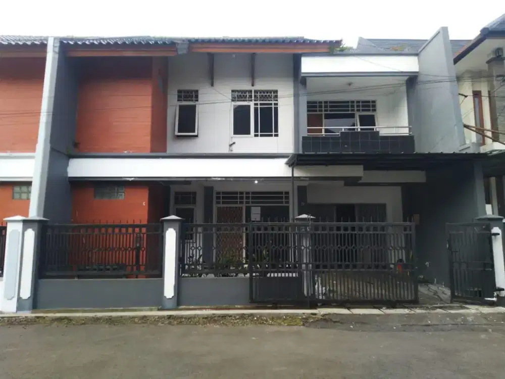 Rumah Siap Huni 2 Lantai Di Konplek One Gate Srimahi Baru BKR Buah Batu
