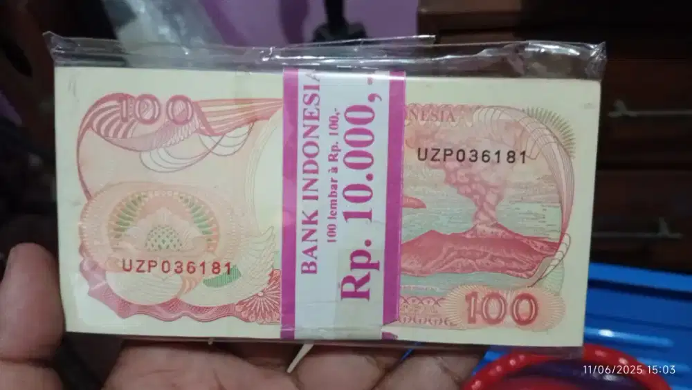 Uang Kertas 100