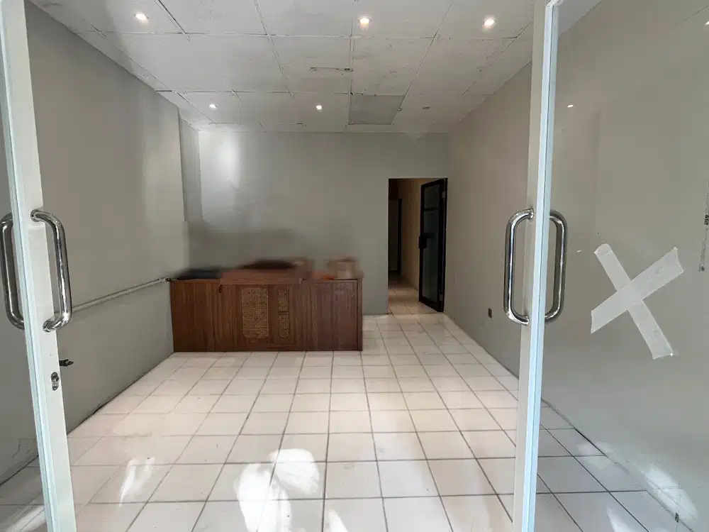 Disewakan RUKO lantai 1 (4x11m) bisa untuk kantor/bisnis/usaha