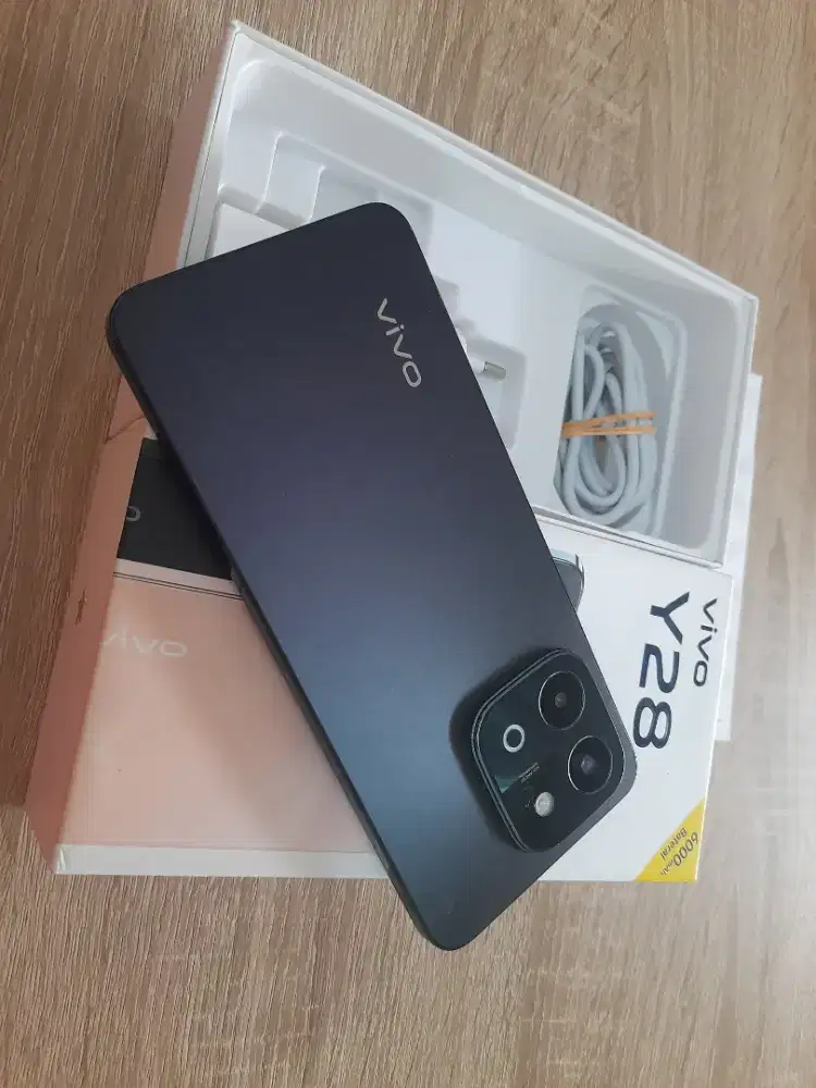 Vivo Y28-4G.NFC.ram 6GB/128GB.GOLDEN PONSEL