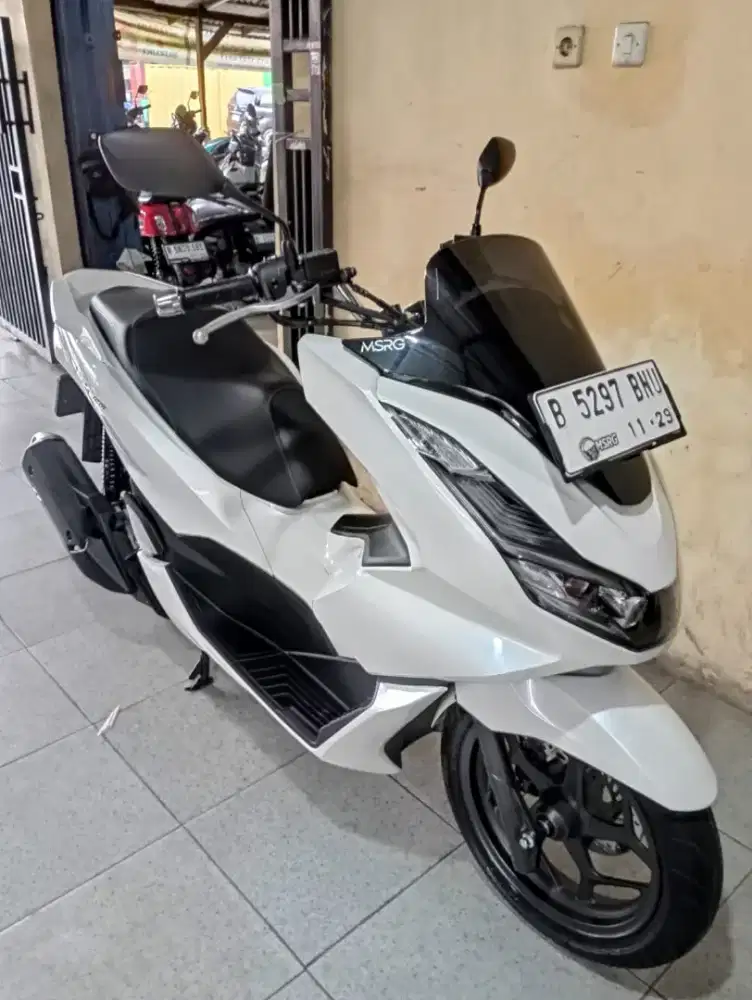KM 2 RB HONDA PCX CBS 2024 LIKE NEW