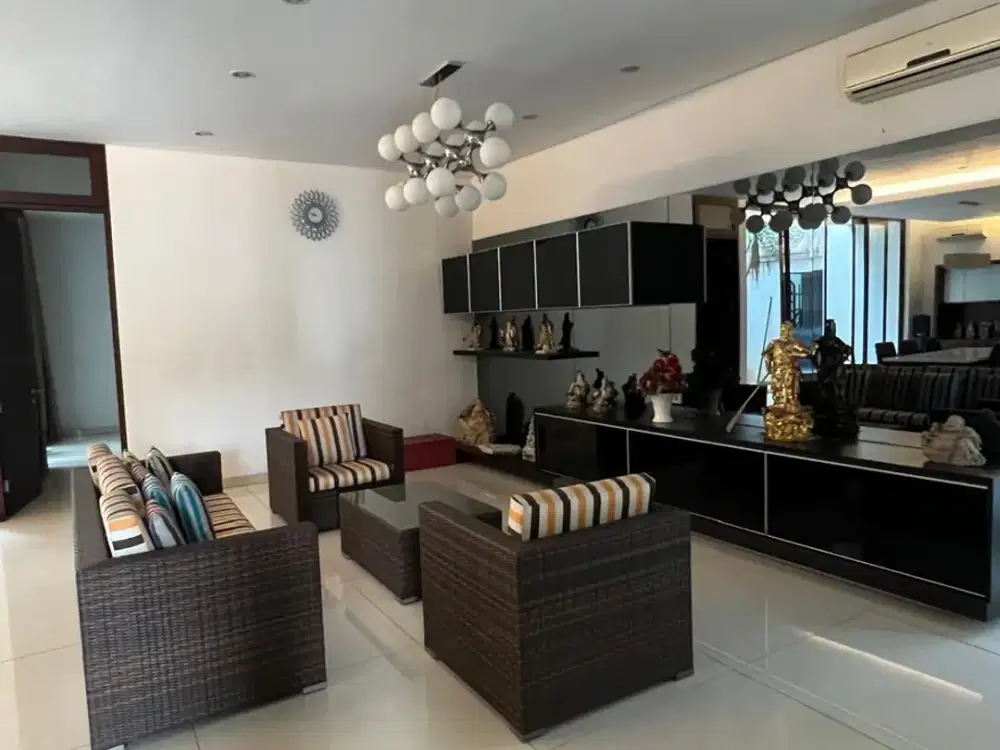 Rumah Mewah 2,5 Lantai 690m² – 5 Kamar, 7 KM, SHM, VPG Kelapa Gading