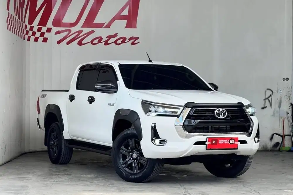 HILUX V  DOBEL CABIN A/T 2023 PUTIH