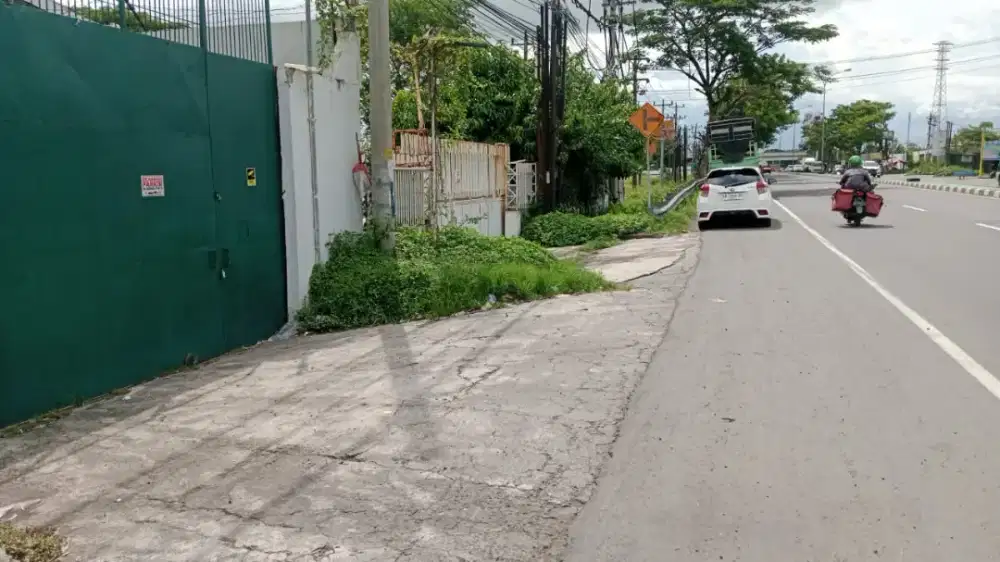 Di kontrakan gudang lokasi Kartosuro luas 2890m hrg 400jt/THN