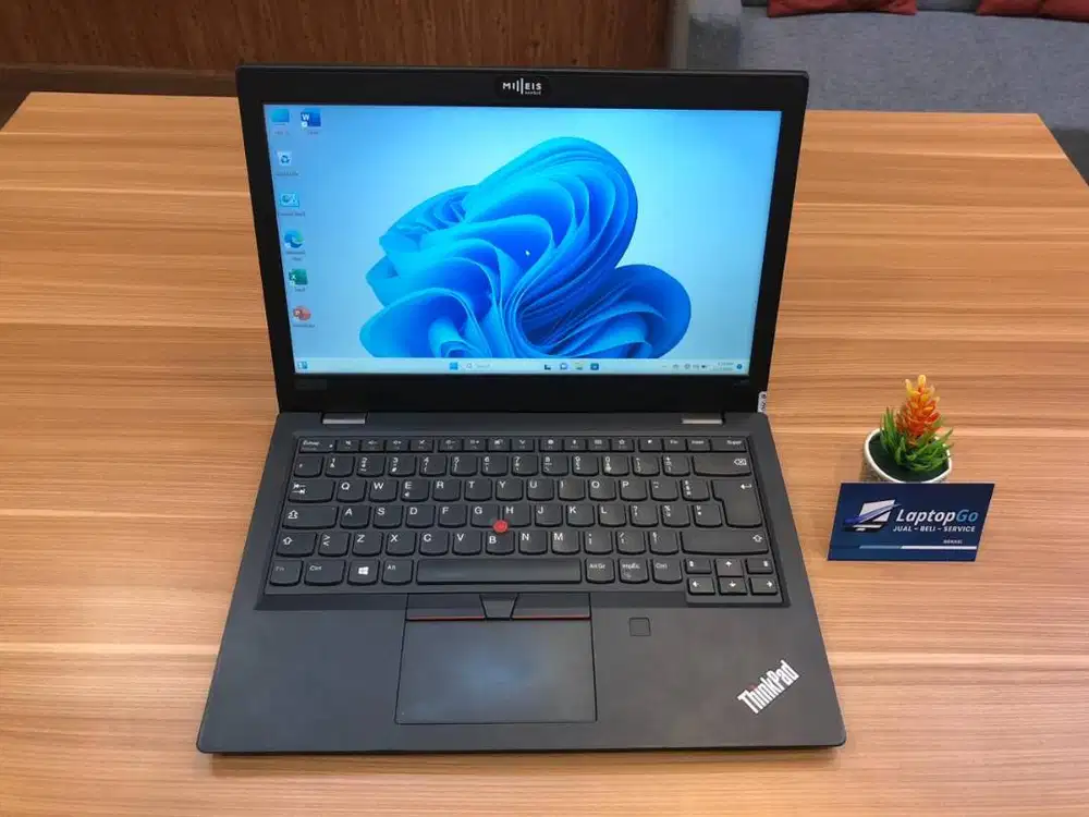 LAPTOP LENOVO THINKPAD CORE I5 RAM 8/256 INTEL UHD 620 BEKAS SECOND