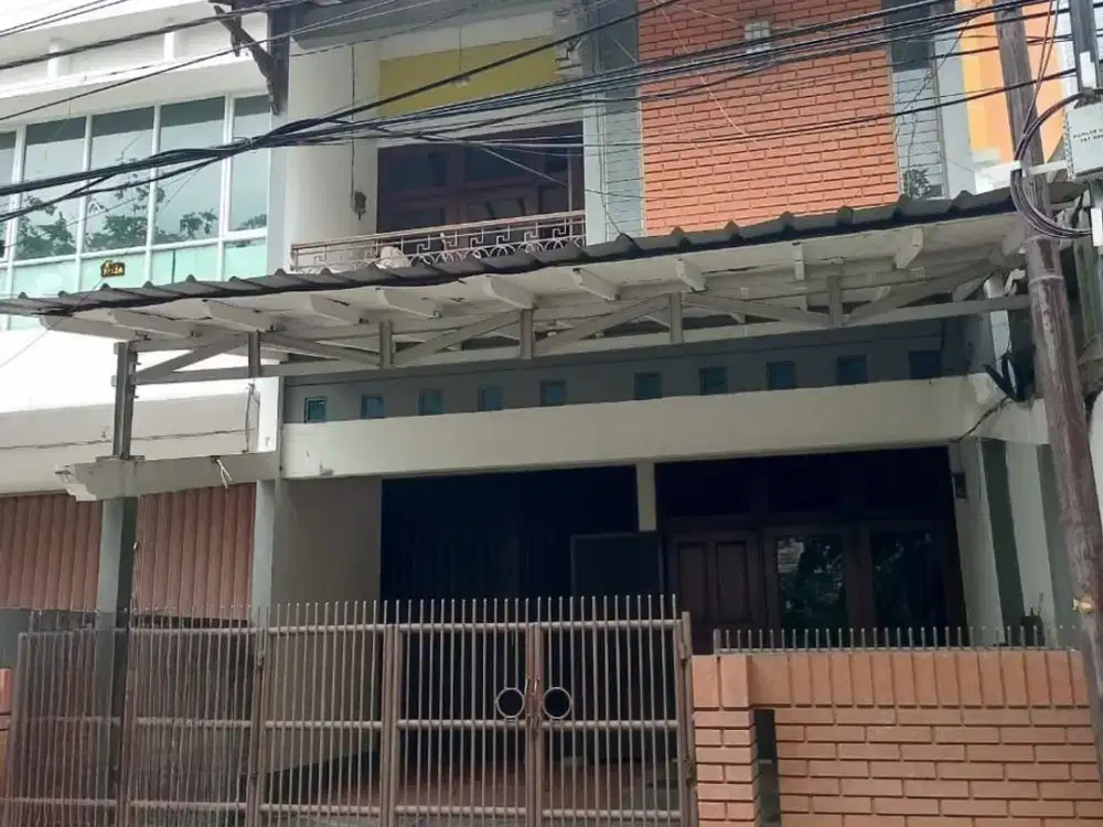 R01-0313 DIJUAL RUMAH PINGGIR JALAN RAYA RAMAI KELAPA GADING JAKARTA UTARA