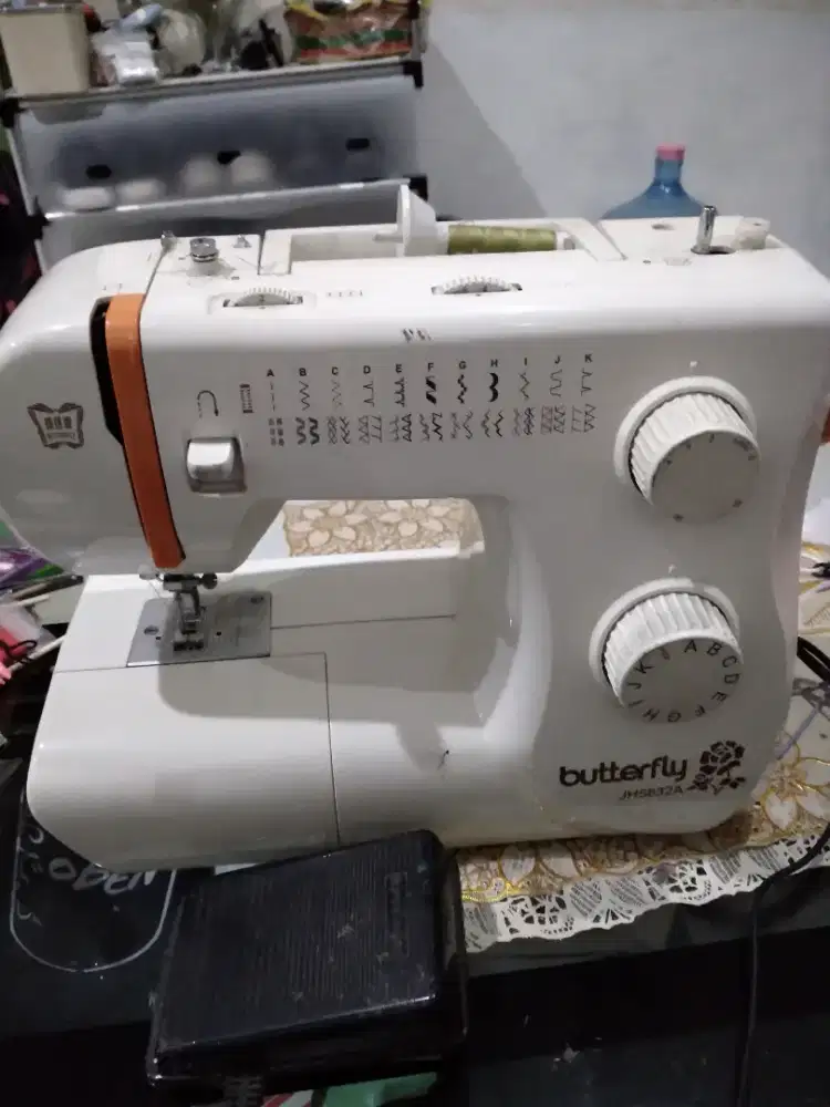 Mesin jahit portable butterfly