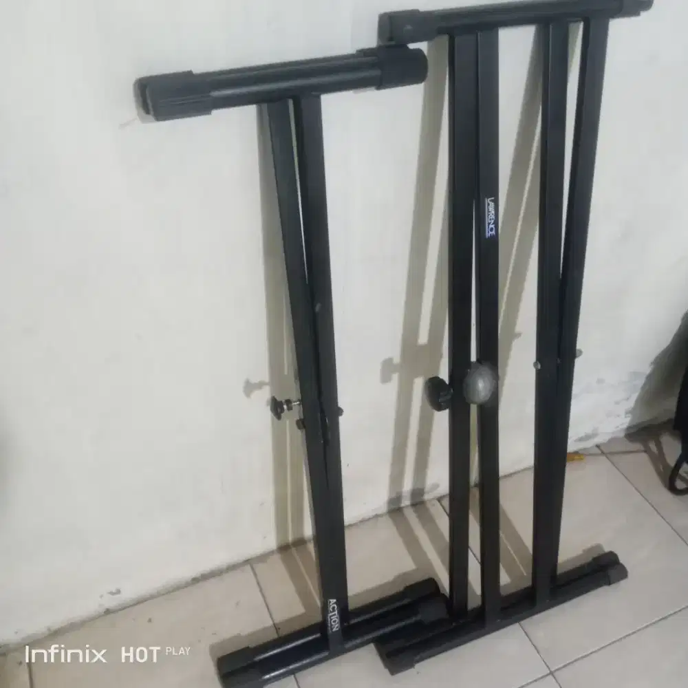 Stand kaki keyboard