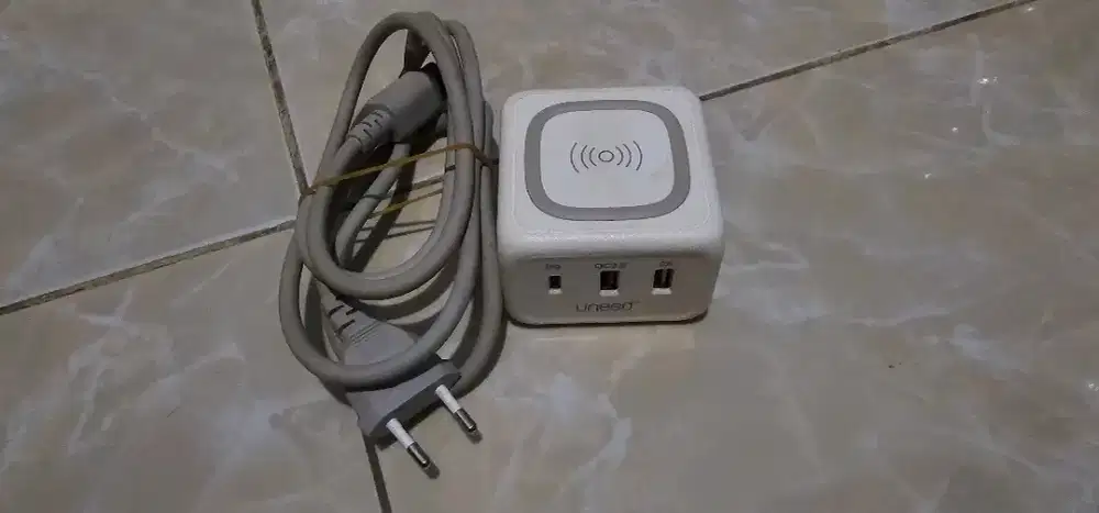 Charger Uneed 4 in 1