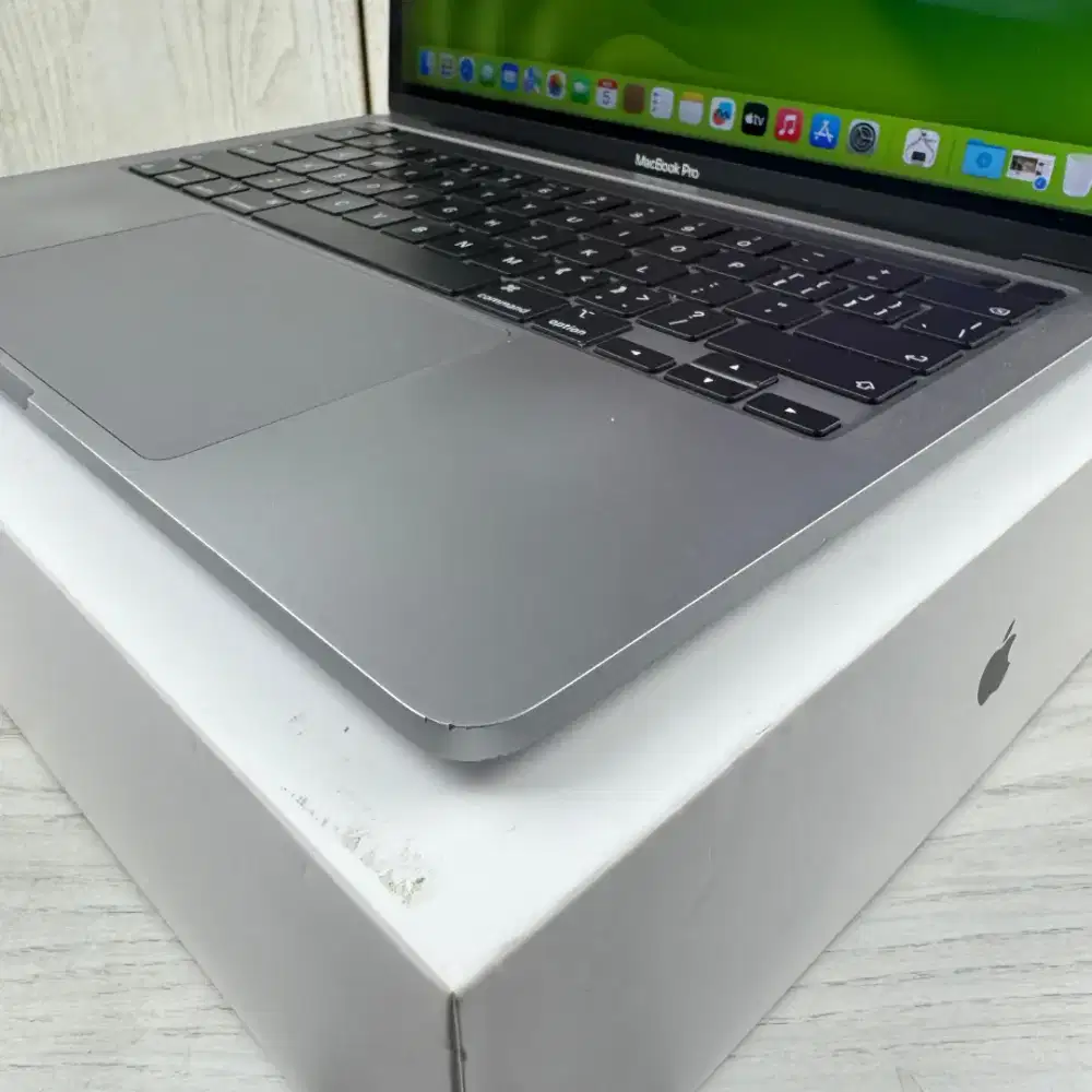 Macbook M1 pro 16 inch Ram 16 Ssd 512 Full set buat desain edting grey