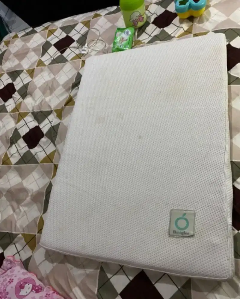 matras bayi tempat tidur bayi latex masih bagus seperti baru like new