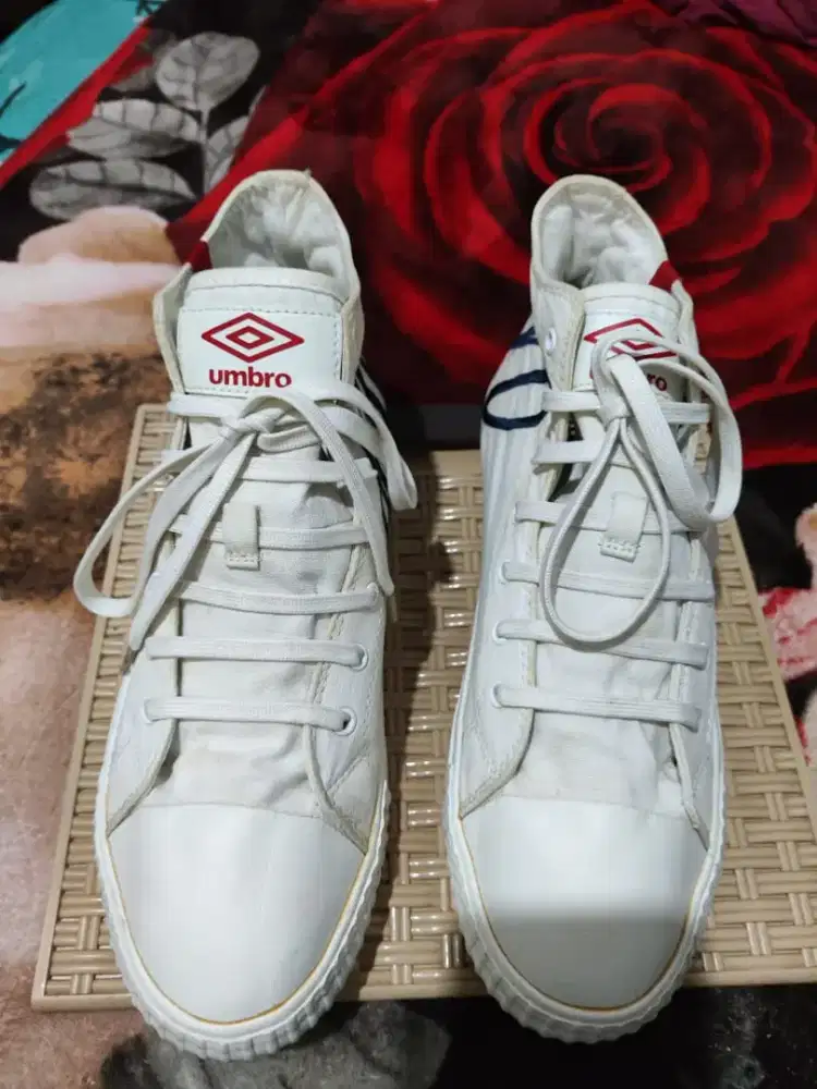 Di jual sepatu like new