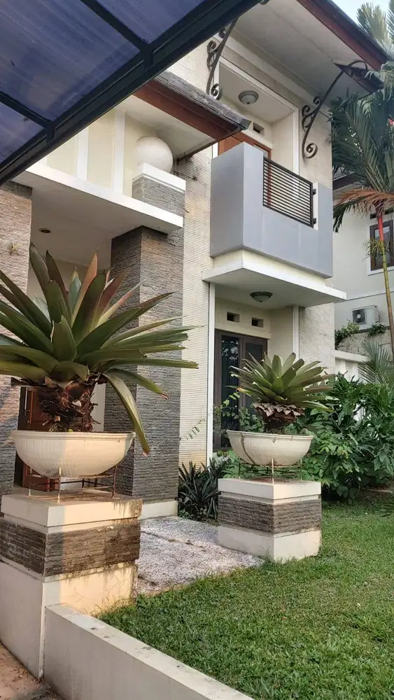 Premium Golf View Luxury House for Sale