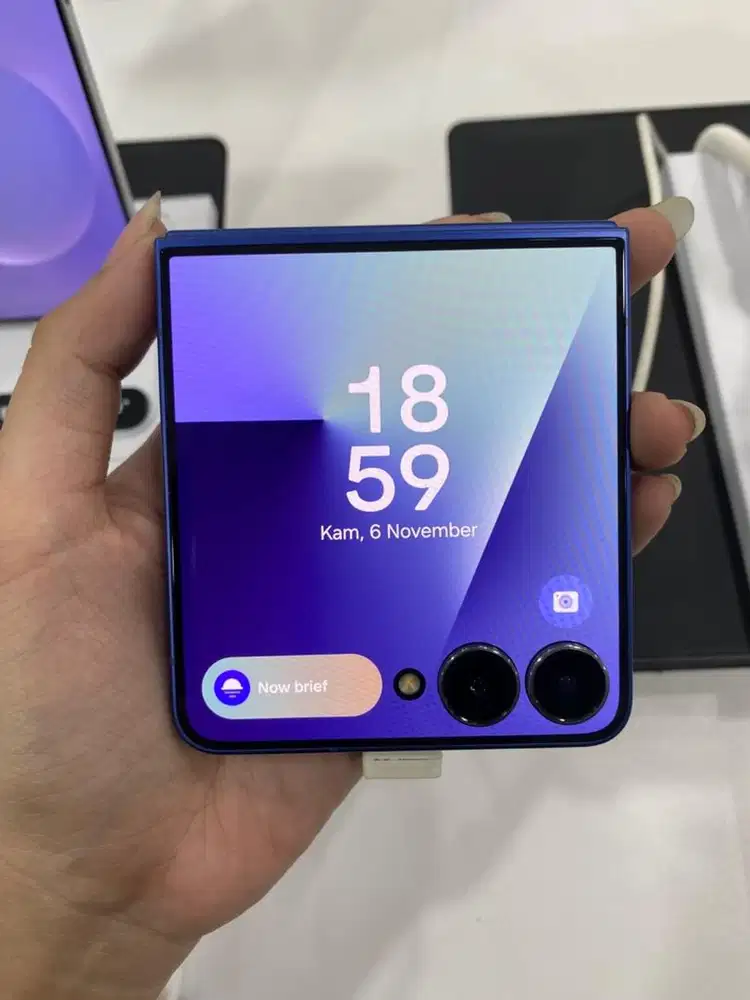 SAMSUNG GALAXY FLIP 7