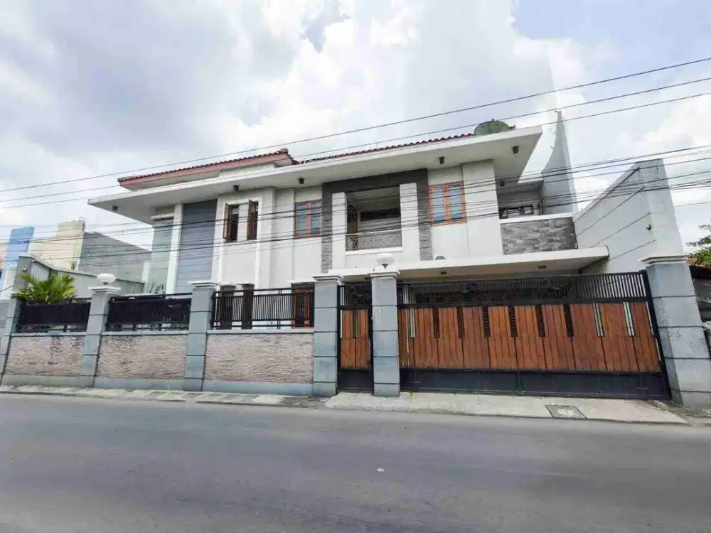 rumah mewah 2lantai furnish lengkap dekat solo lokasi baturan
