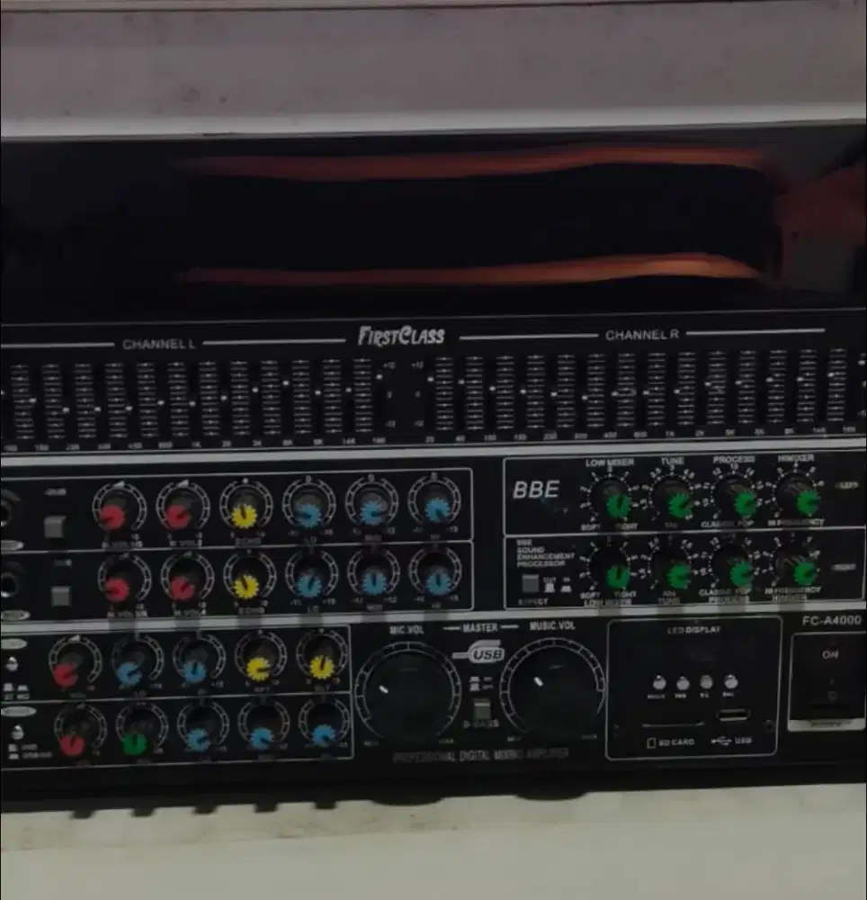 Amplifier mixer 6 channels , Speaker pasif 12inchi, Bricket dinding