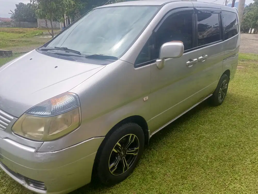 WTS Nissan Serena 2008 Bensin AT