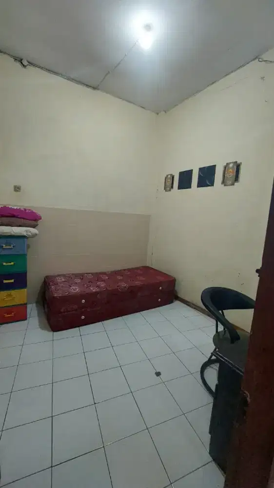 Kost Putri Jl. Anyer V Executive Menteng dalam Hj. Ana Santi