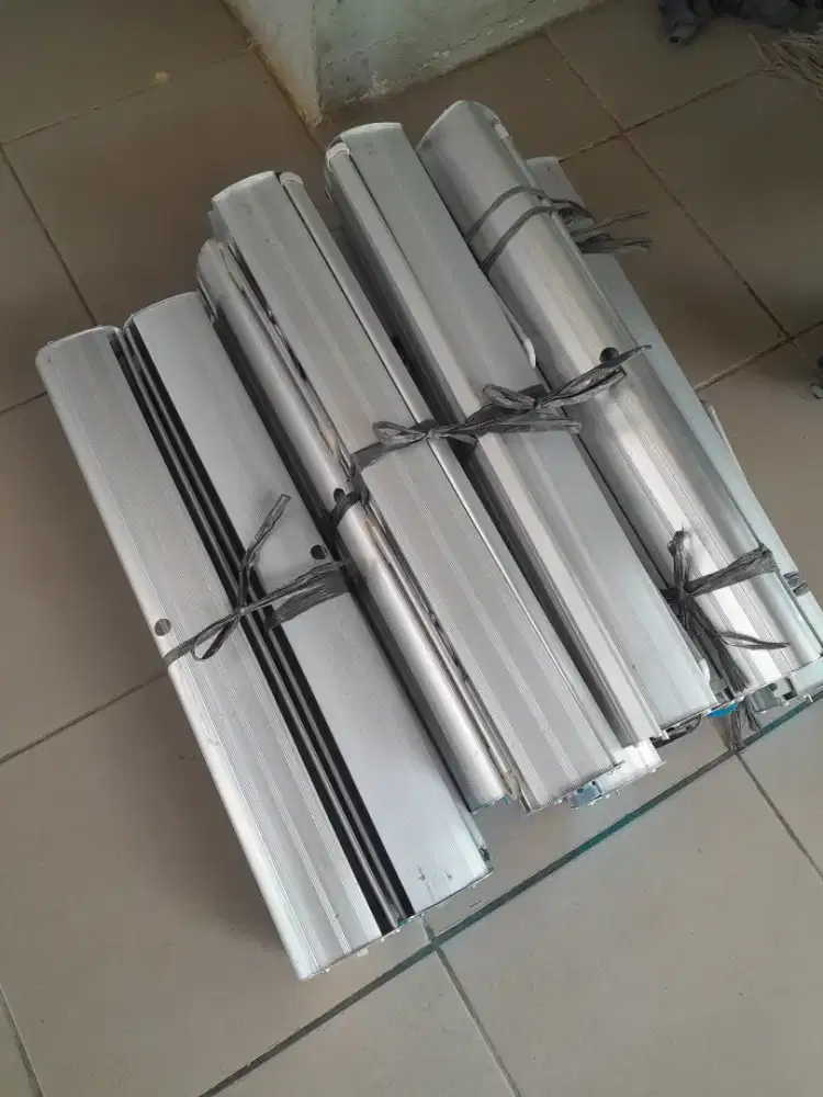 Roll up banner / banner berdiri