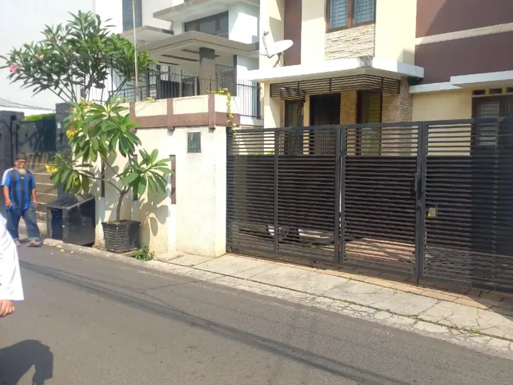 Z76 Rumah 83 m2 Murah strategis Menteng Dalam Tebet Jakarta Selatan