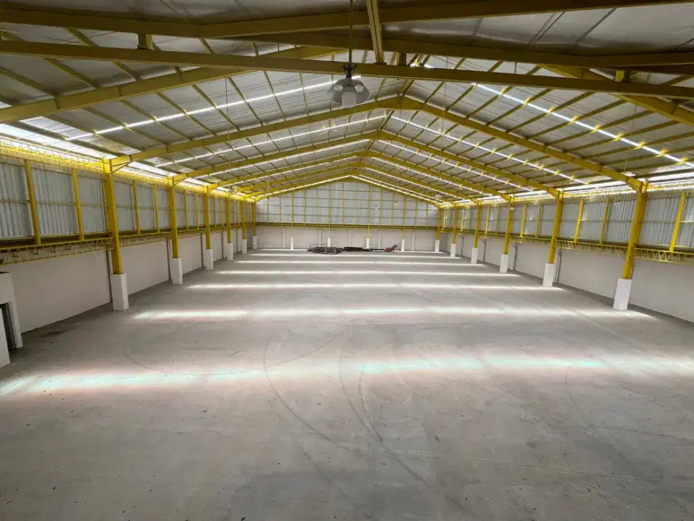 DI SEWAKAN GUDANG DI WOLTER MONGINSIDI - SEMARANG TIMUR