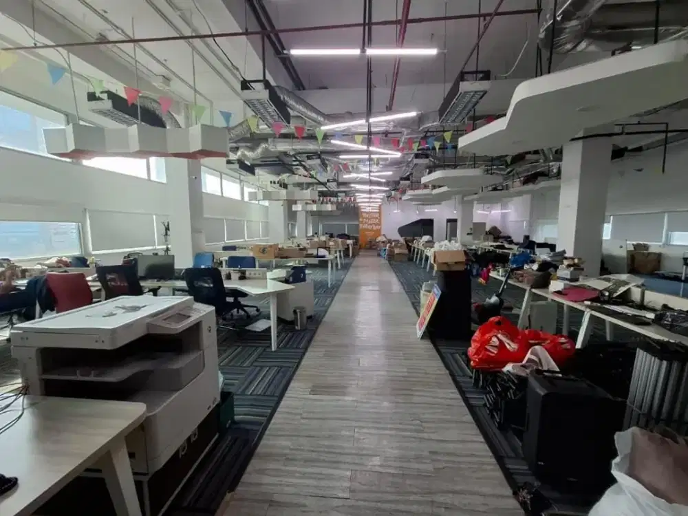 Sewa Kantor Konsep Kekinian Luas 1640 m2 di Menara Palma Kuningan