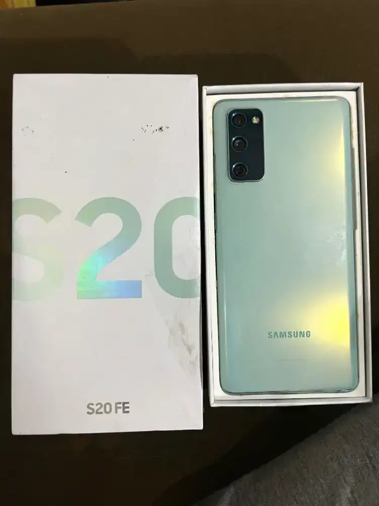 Samsung Galaxy S20 FE 5G 8/128GB Fullset Lengkap

Kondisi mulus Normal