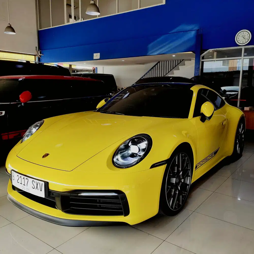 Only 2500 miles Porsche Carrera S 3.0 nik 2022 Full Specs