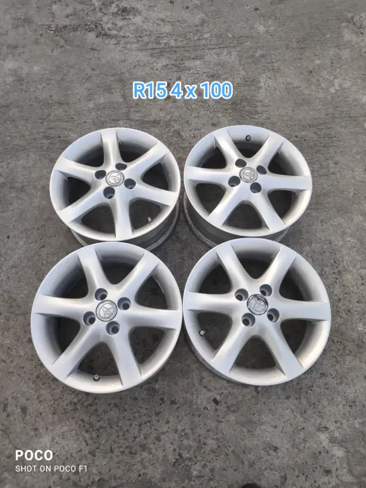 Oem TYT ALTIS R15 pcd 4 x 100 lebar 6 offset 45 (include baut roda)