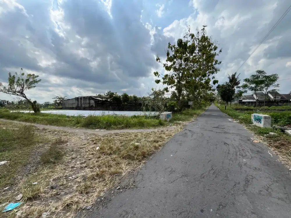 Jl Kaliurang km 11, Dekat Pawon Mbah Gito, View Merapi dan Sawah