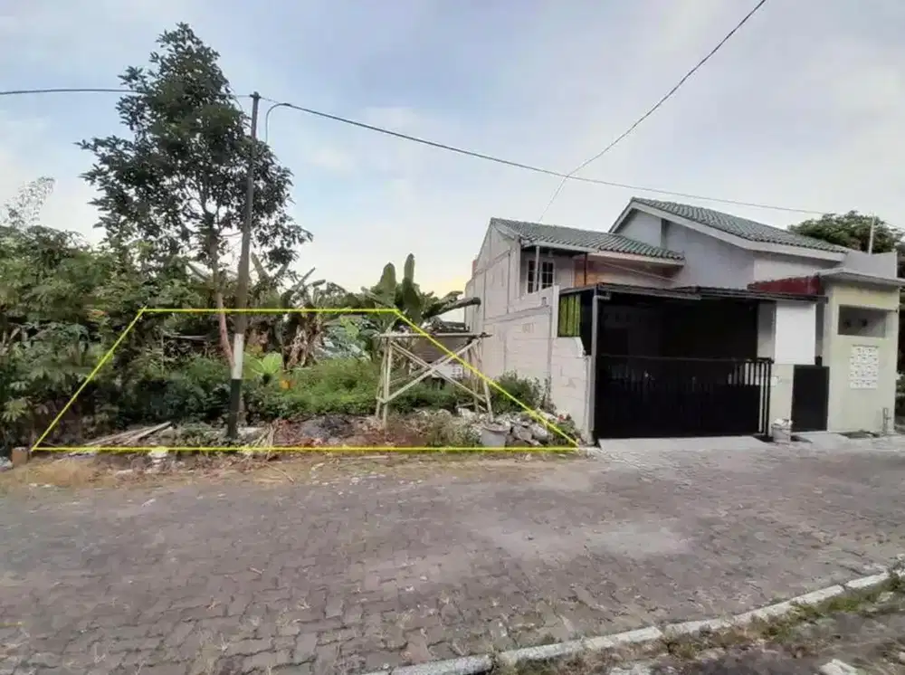 Tanah banyumanik didalam cluster jalan lebar datar dekat Kodam Grafika