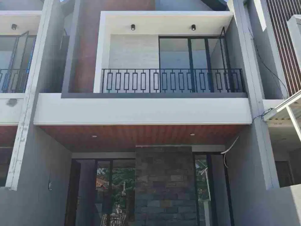 Rumah Baru Gress Scandinavian Manyar Tirtoyoso