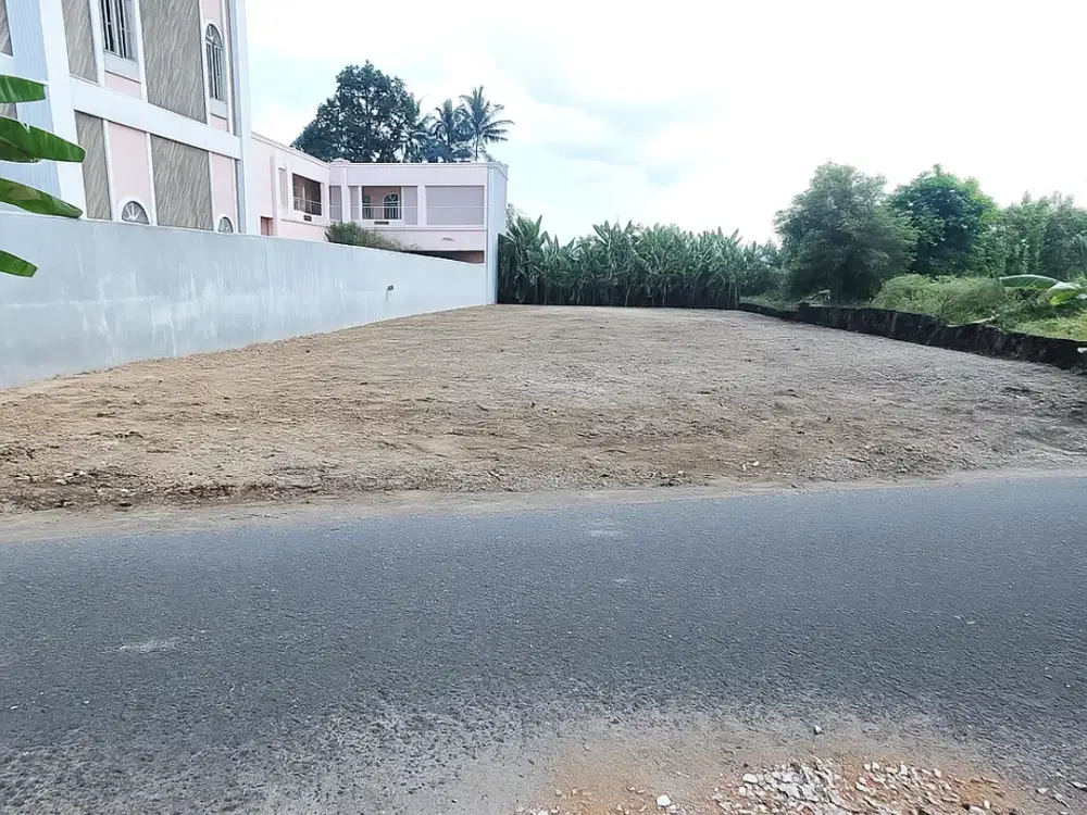 900 meter Stadion Maguwoharjo Tanah Jogja Tepi Aspal