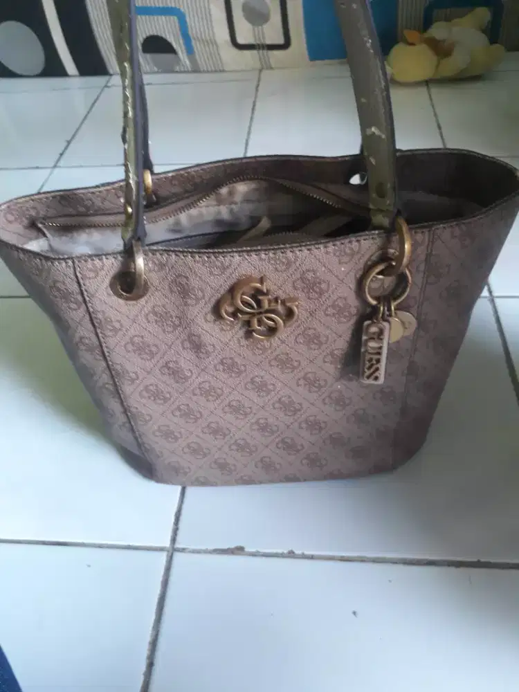 jual tas guess est 1981