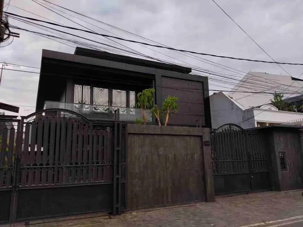RUMAH MEGAH + KOLAM RENANG DI KOMPLEK BILLYMOON PONDOK KELAPA