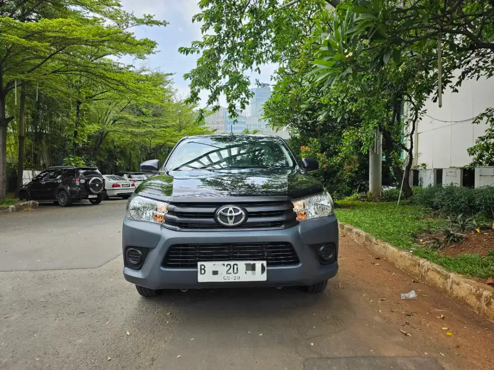 Toyota Hilux Pick Up 2.4 Diesel Like new
