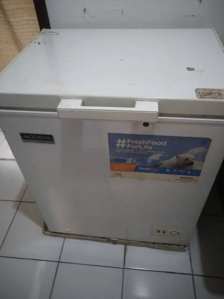 Dijual chest freezer Modena MD 01577