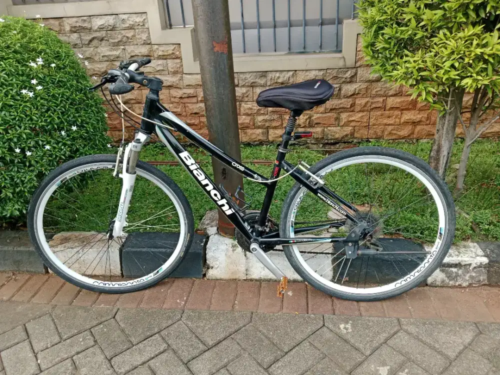 Sepeda hybrid bianchi