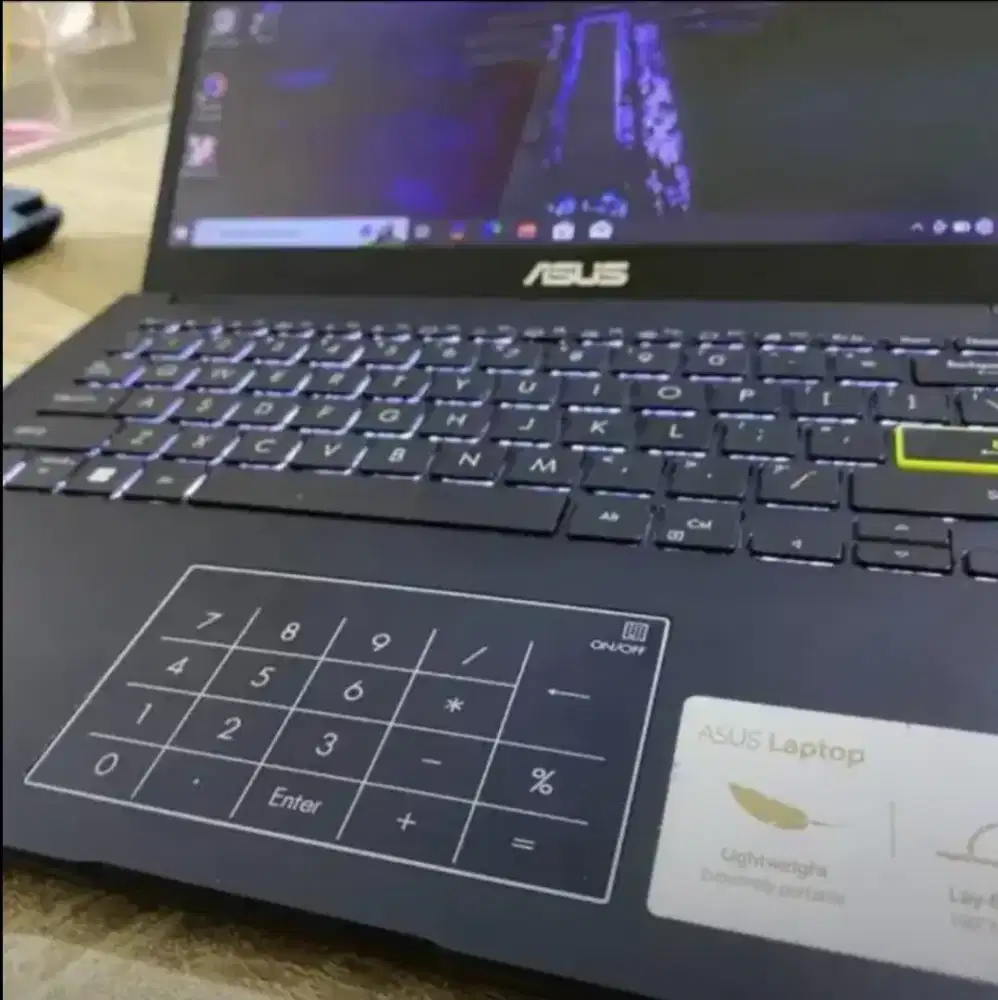 Asus L410MA N4020 Ram 4Gb Ssd 256Gb sdh full HD dan Keyboard Nyala