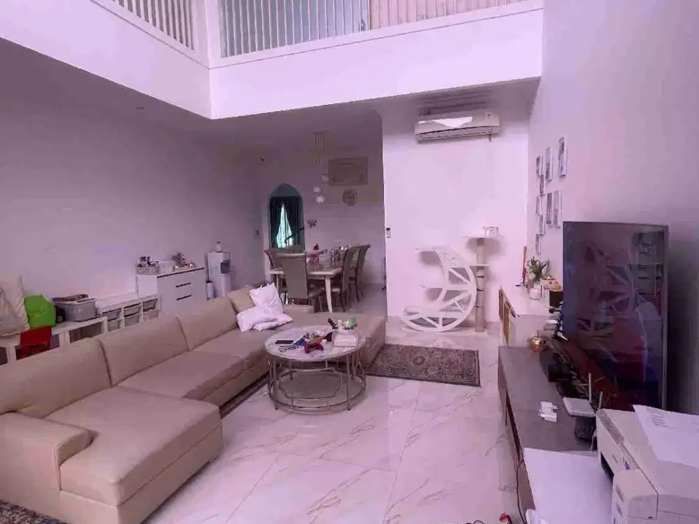 Rumah 3 Lantai SHM Luas 300m 7 Kamar Hadap Timur 4 Mobil Pamulang Dekat Sawangan