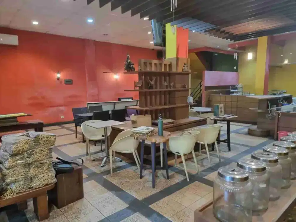 Ruko Gandeng Bekas Coffee Shop Kondisi Sangat Bagus
