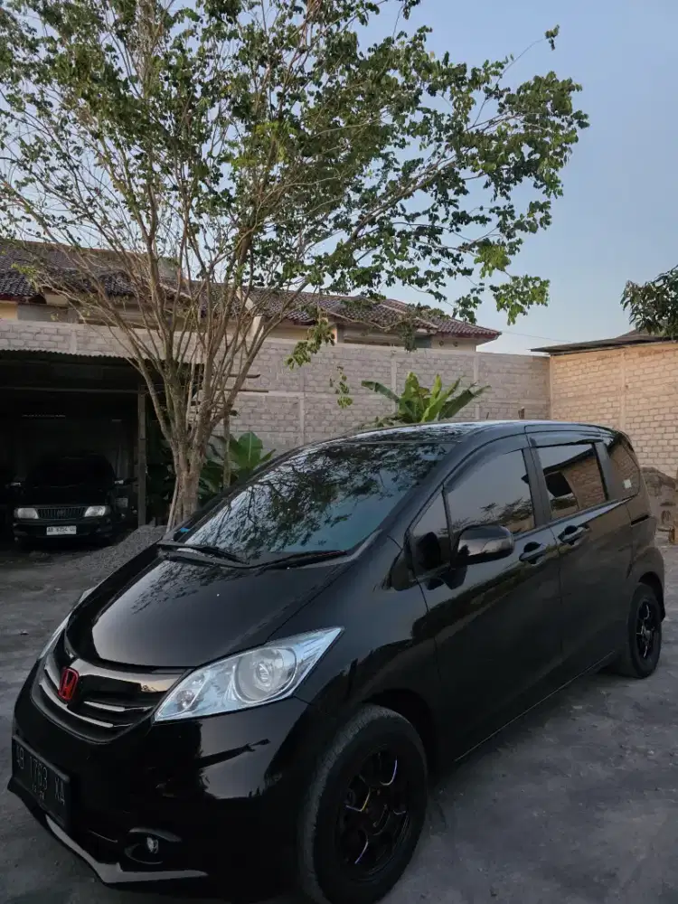 Honda Freed E 1.5 PSD AT 2013