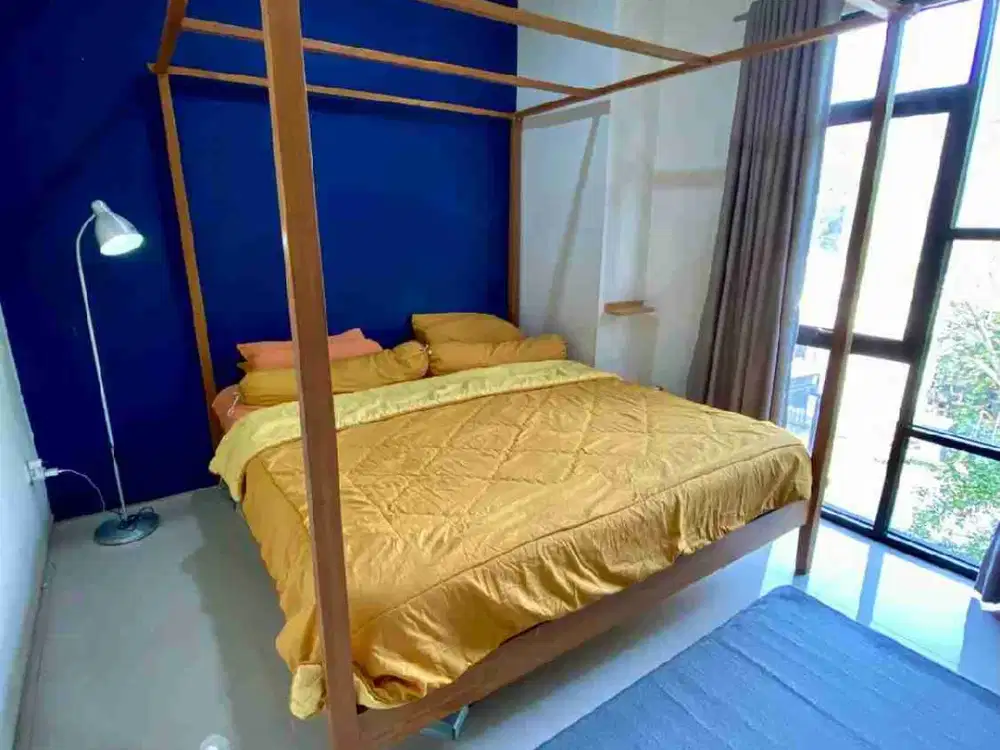 Rumah 2 Lantai SHM 3 Kamar Furnish Muat 2 Mobil Cluster Bintaro Dekat Tol Parigi