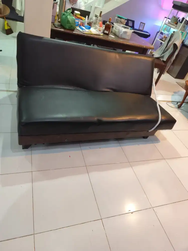 Sofa Bed kulit hitam 3 seat