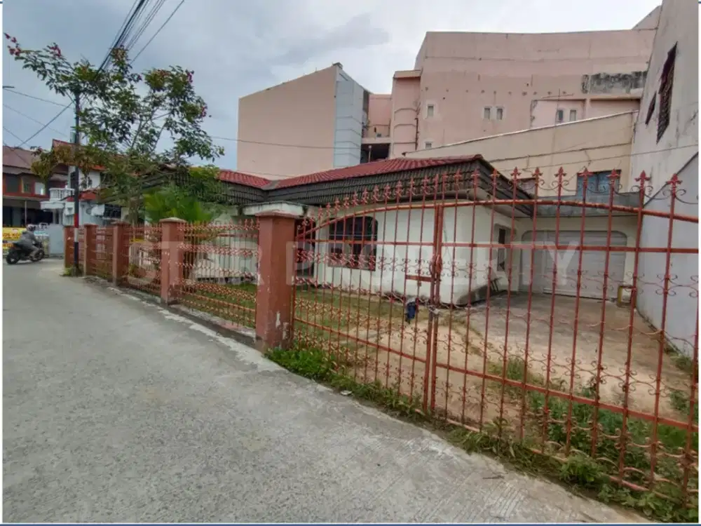 DIJUAL CEPAT RUMAH di Hanya 50 meter dari JL. JENDRAL SUDIRMAN – HM