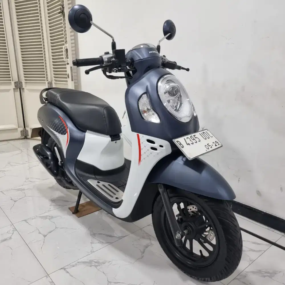Honda Scoopy 110 ESP CBS ISS 2024 Bln 5 DP 1 Jtan aja Km 6 rb perak