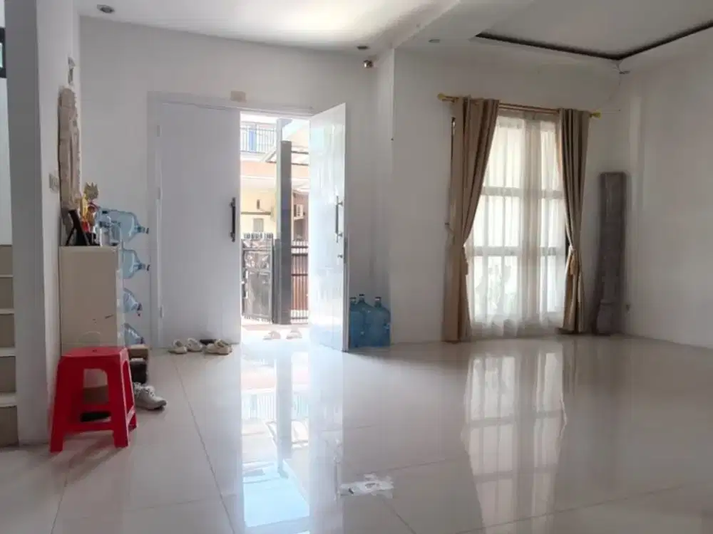 Dijual Rumah 2 Lantai di Taman Kopo Indah Bandung