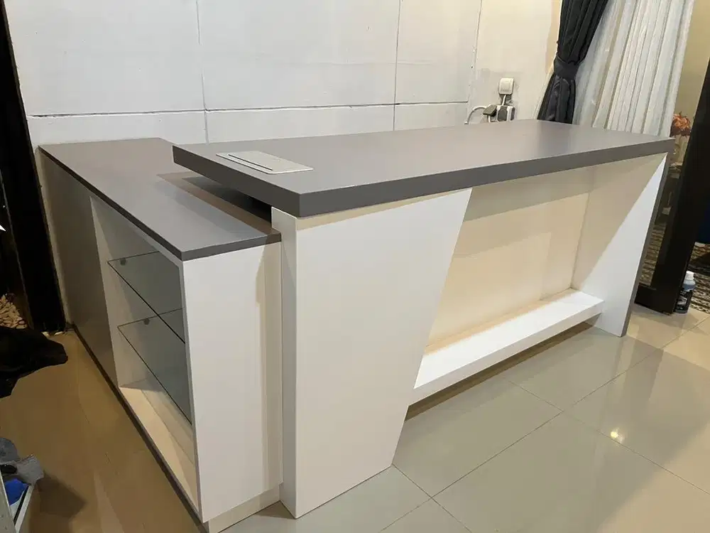 Office desk Meja kerja