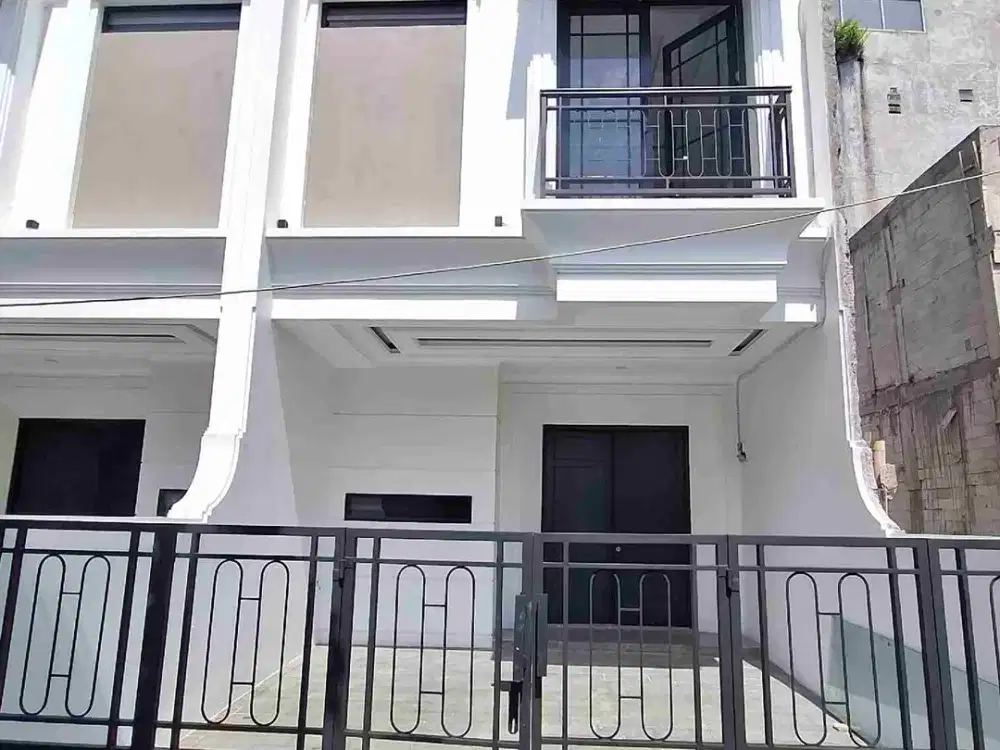rumah 2 lantai di tengah kota depok 4 menit ke stasiun depok lama